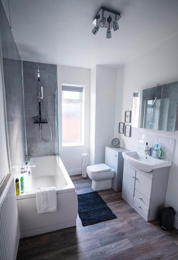 Comfortable House In Nuneaton Sleeps5 Free Parking Good Amenites 外观 照片